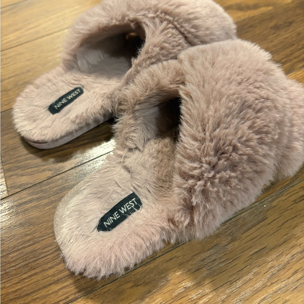 Designer Nine West woman’s slippers. Size 8.